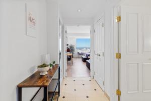 Beachfront Double Queen - CozySuites