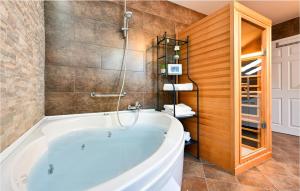 Nice Home In Gornja Pacetina With Wifi