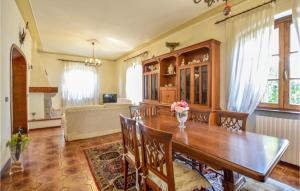 Gorgeous Home In Viareggio With Wifi