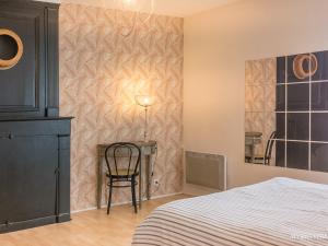 Maisons de vacances Maison de Caractere, Proche Gare et Centre, 6-8 Couchages, Jardin et Terrasse Privee - FR-1-349-202 : photos des chambres