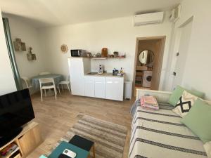 Studio le Monroe les pieds dans leau 10 m de la mer