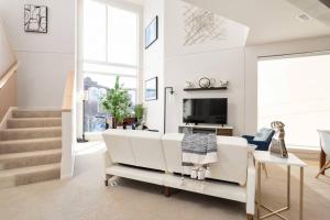 TWO Modern Penthouses on Mass by CozySuites