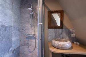 Appartements L'Hotel de Panette - La Charpente climatisee Renaissance - cathedrale : Chambre Lit King-Size Supérieure