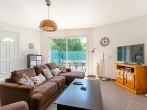 Maisons de vacances Maison 6 pers. a Biscarrosse, proche lac, jardin, BBQ, WiFi, parking, menage inclus - FR-1-319-479 : photos des chambres