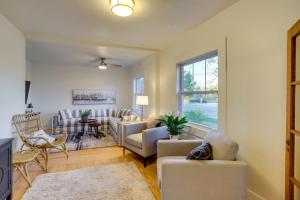 Indiana Vacation Rental - Walk to Syracuse Lake!