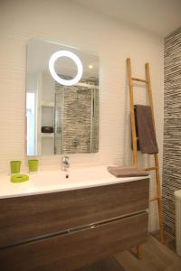 Appartements Centru Appart lumineux vue mer 5 min a pied de la plage et du centre : photos des chambres