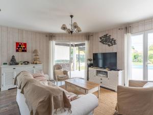 Maisons de vacances Maison a Mimizan avec piscine, 4 personnes, proche lac, activites a proximite - FR-1-50-102 : photos des chambres