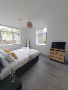 1 & 2 Bed Apartments - Desborough, Kettering, Cosy, Parking, Family, WIFI