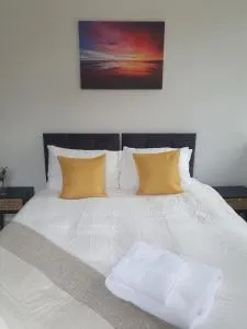 1 & 2 bed apartments - Desborough, Kettering, Free parking, Free WiFi - Lubenham