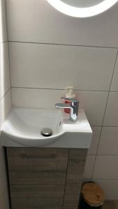 Appartements Studio T a 5mn euro airport avec terrasse : photos des chambres