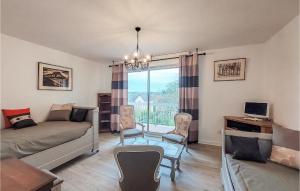 Nice Apartment In Cosne-Cours-Sur-Loire