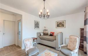 Appartements Amazing Apartment In Cosne-cours-sur-loire With Wifi : photos des chambres