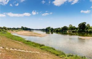 Appartements Amazing Apartment In Cosne-cours-sur-loire With Wifi : photos des chambres