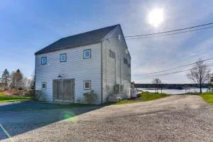 Oceanside Bass Harbor Home with Peaceful Deck! - Brooklin