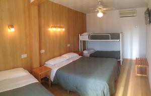 Family Room with Terrace room in Hostal Rom