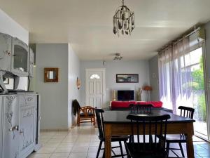 Séjour au cœur de Jard-sur-Mer : Maison avec terrasse et garage près de la plage ! - FR-1-336-125