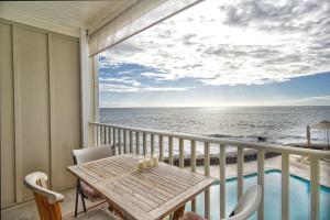 One-Bedroom Apartment room in Oceanfront Condo & Walking Distance to Beach and Town- Hale Kona Kai 207 by Casago Kona