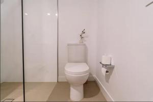 Modern Compact Studio Separate Bathroom