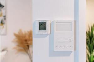 Modern Compact Studio Separate Bathroom