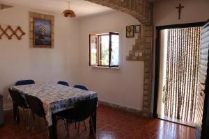 Seaside family friendly house with a swimming pool Cove Ladjin - Landjin, Pasman - 20394