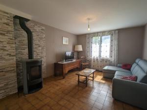 Maisons de vacances Gite Pouligny-Saint-Martin, 6 pieces, 10 personnes - FR-1-591-417 : photos des chambres