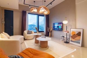 Tropicana 218 Macalister X Airlevate Suites