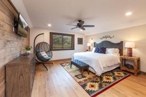 Bowling Waterfront Luxury MtnViews Pool Sleeps12