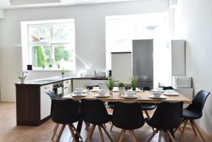 Riesiges zentrales Apartment mit Parkplatz