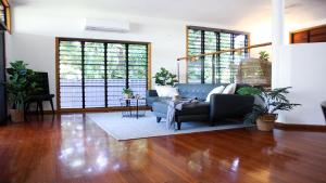 Picnic House, Luxurious Tropical House
