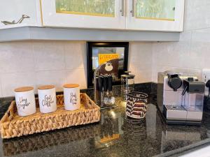 Villa Mintos - 4 bed 3 bath, Pool, 750m to Robberg 5 Beach