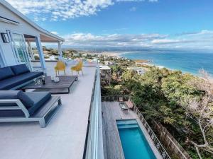 Dizzy Hill Villa with 270° Breathtaking Views. Pool + Patio