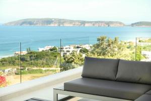 Dizzy Hill Villa with 270° Breathtaking Views. Pool + Patio