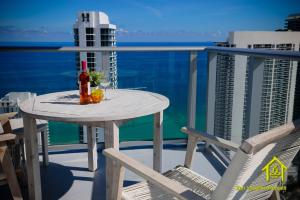 Penthouse Ocean Front View Mansion in Sky Corner