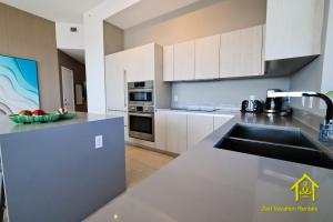 Penthouse Ocean Front View Mansion in Sky Corner