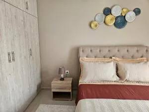 Christa's Home near ATH Airport - Markópulo