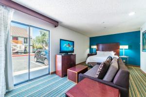 Metro Extended Stays Phoenix - Queen Studio