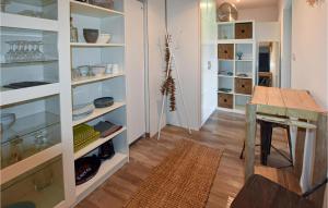 Stunning Home In Pernes-Les-Fontaines