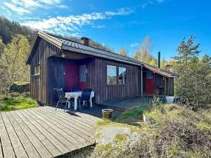 Two-Bedroom Holiday home in Farsund 1 - 灵达尔