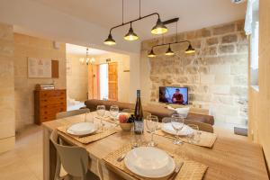Naduri, Beautiful Gozitan Villa plus Pool - Happy Rentals