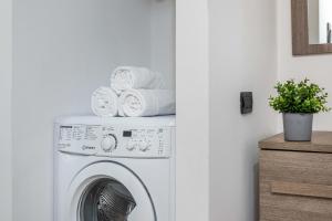 Central Station & Duomo - Shopping District Apartment