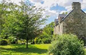 Maisons de vacances Stunning home in Monthuchon with 4 Bedrooms and WiFi : photos des chambres