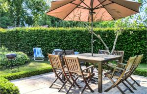 Maisons de vacances Stunning Home In Monthuchon With 4 Bedrooms And Wifi : photos des chambres