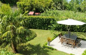 Maisons de vacances Stunning home in Monthuchon with 4 Bedrooms and WiFi : photos des chambres