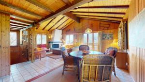 Warm chalet with a nice exterior in Les Marécottes