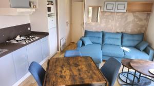 Campings Mobil Home 5 pers 1 Km de l'Ocean : photos des chambres