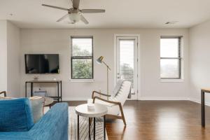 CozySuites Music Row Spacious 2BR with free parking 55