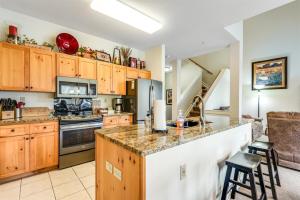 Luxury 3 Bedroom Townhouse Next To Keystone Lake, Free Shuttle, Hot Tub And Sauna