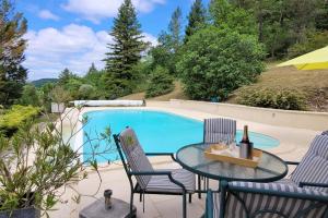 Maisons de vacances La Lezardiere, maison avec piscine : photos des chambres