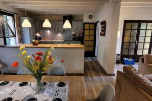 Maisons de vacances La Lezardiere, maison avec piscine : photos des chambres