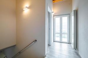 GuestHost - Comfy & Roomy Apt - View on the Ligurian Hills!